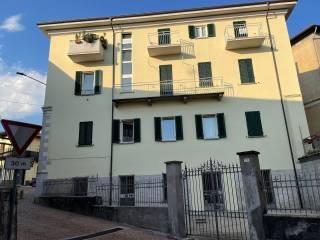 Bilocale piazza San Francesco 31, Centro, Luino — foto 5 di 9
