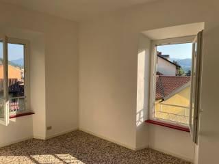 Bilocale piazza San Francesco 31, Centro, Luino — foto 7 di 9