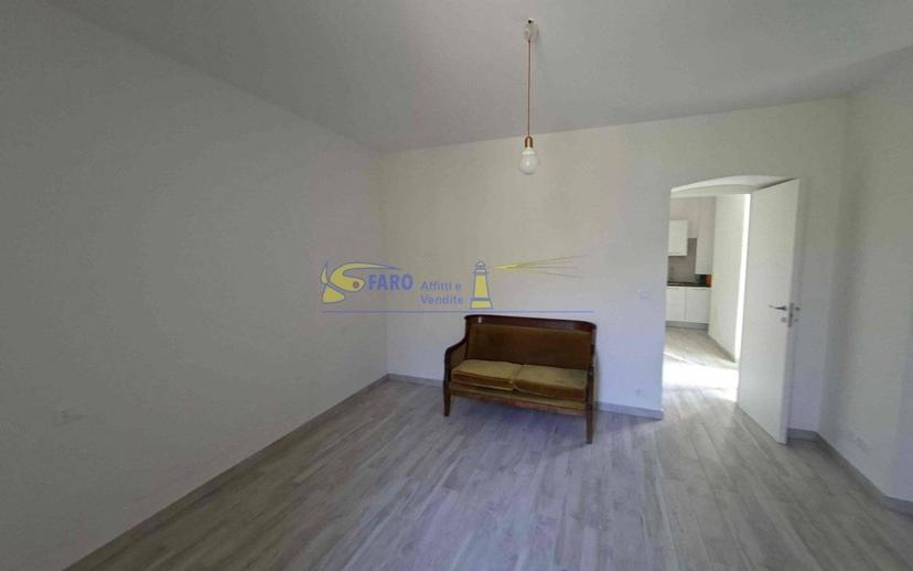 Trilocale ottimo stato, primo piano, Olivetta San Michele — foto 3 di 12