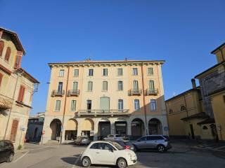 Trilocale piazza Pietro Cuzzi 2, Centro, Besana in Brianza — foto 6 di 12