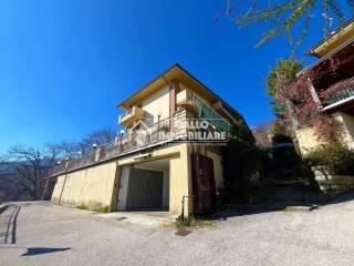 Quadrilocale via Saverio Crisci 48, Mercogliano — foto 14 di 32