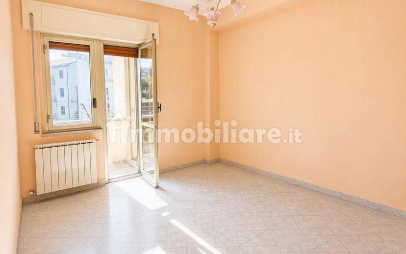 Appartamento via Giacomo Matteotti, Centro, Serra San Bruno — foto 2 di 13