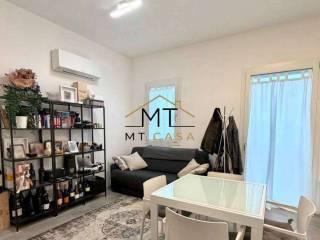 Bilocale ottimo stato, quarto piano, Porto, Pesaro