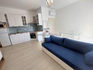 Trilocale ottimo stato, quarto piano, Centro, Finale Ligure — foto 3 di 19