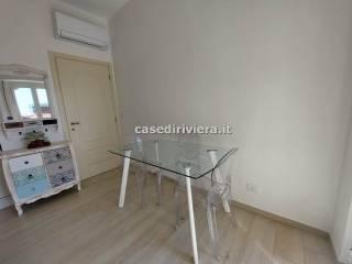 Trilocale ottimo stato, quarto piano, Centro, Finale Ligure — foto 4 di 19