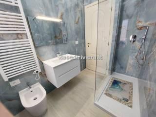 Trilocale ottimo stato, quarto piano, Centro, Finale Ligure — foto 14 di 19