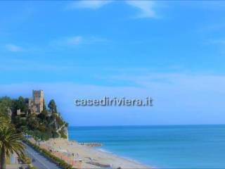 Trilocale ottimo stato, quarto piano, Centro, Finale Ligure — foto 13 di 19