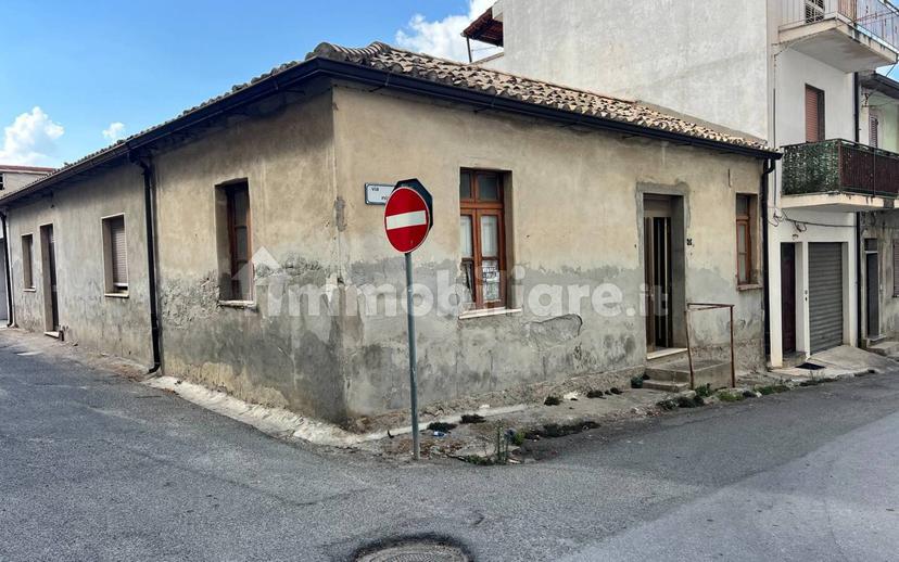 Terratetto unifamiliare via Nizza, Pannaconi, Cessaniti