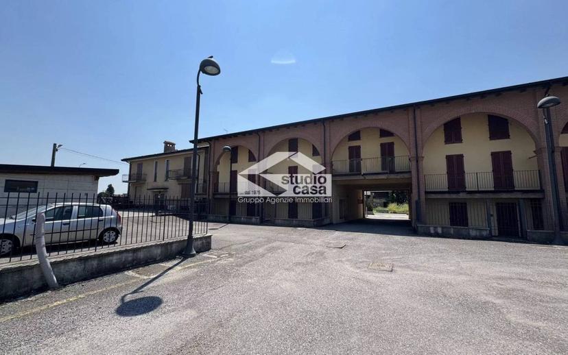 Villa a schiera via Roma, Izano