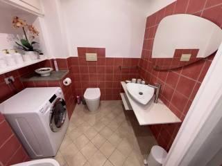 Appartamento in villa via dei Partigiani 2, Centro, Arona — foto 4 di 11