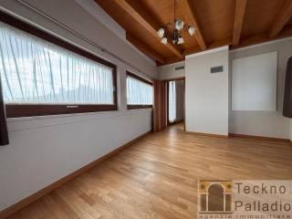 Villa bifamiliare, ottimo stato, 230 m², Centro, Dueville