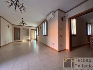 Villa bifamiliare, ottimo stato, 230 m², Centro, Dueville — foto 7 di 19