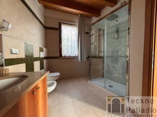 Villa bifamiliare, ottimo stato, 230 m², Centro, Dueville — foto 2 di 19