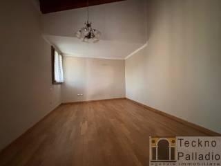 Villa bifamiliare, ottimo stato, 230 m², Centro, Dueville — foto 4 di 19