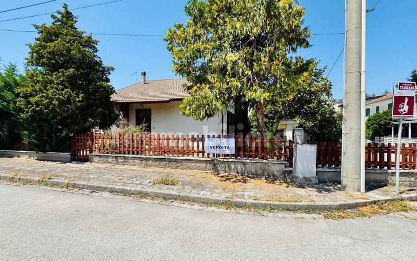 Villa unifamiliare via Dei Martiri, Taurasi — foto 3 di 31