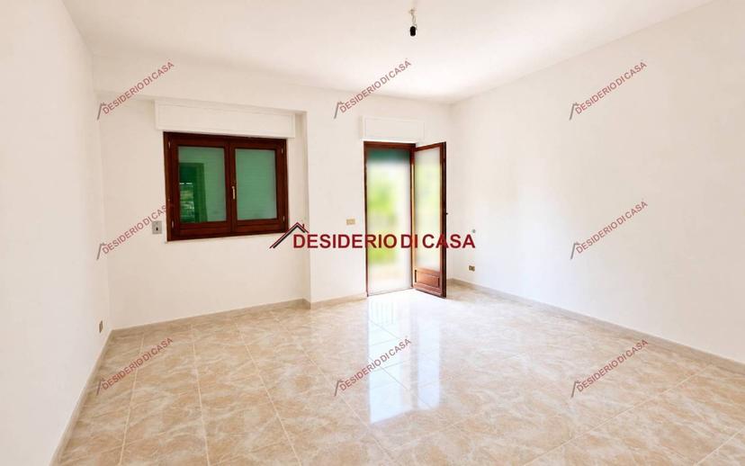 Trilocale corso Giuseppe Mazzini 200, Centro, Castellana Sicula — foto 2 di 9