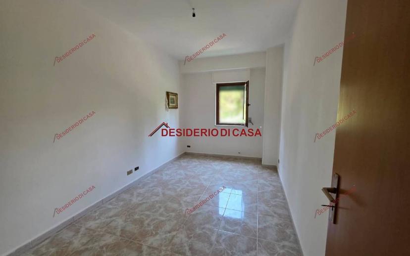 Trilocale corso Giuseppe Mazzini 200, Centro, Castellana Sicula — foto 5 di 9