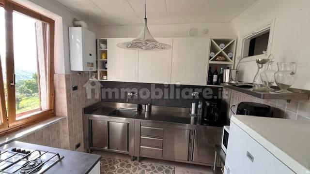 Trilocale frazione Chez Sentin 12, Gignod — foto 3 di 33