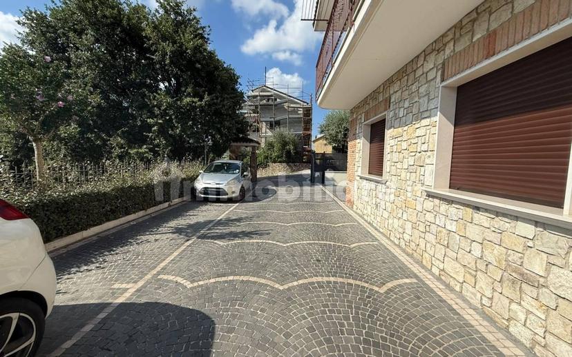 Trilocale via Tufara 10, Contrada — foto 12 di 23