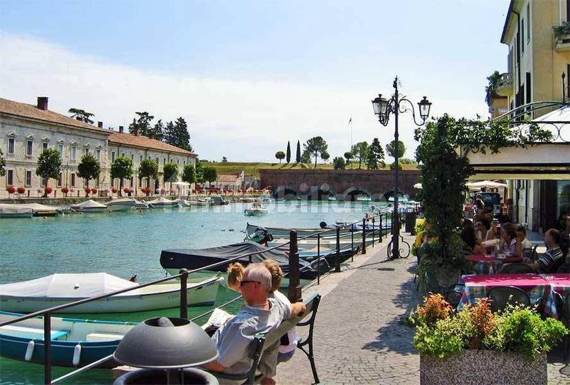 Villa a schiera 2 locali, buono stato, Centro, Peschiera del Garda — foto 3 di 8