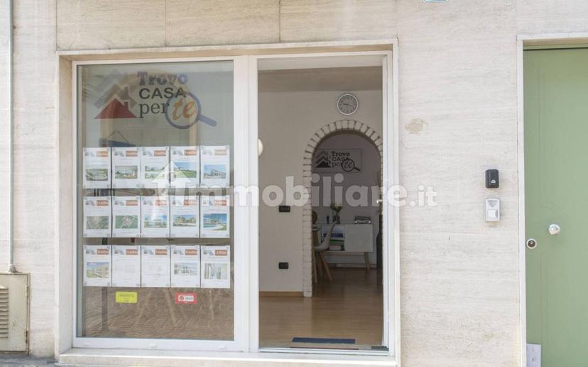 Villa a schiera 2 locali, buono stato, Centro, Peschiera del Garda — foto 5 di 8
