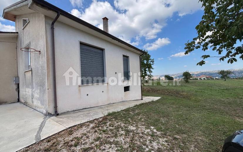 Villa unifamiliare via Appia, Torella dei Lombardi — foto 12 di 20