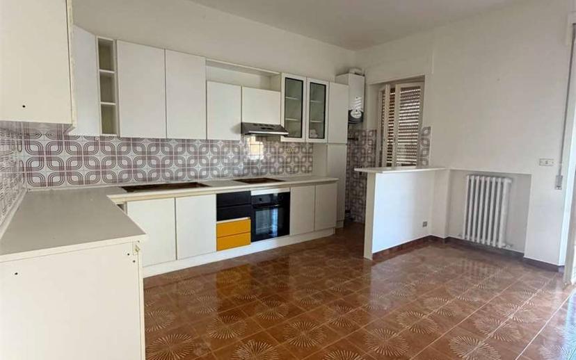 Appartamento buono stato, primo piano, Pintura, Morrovalle — foto 4 di 16
