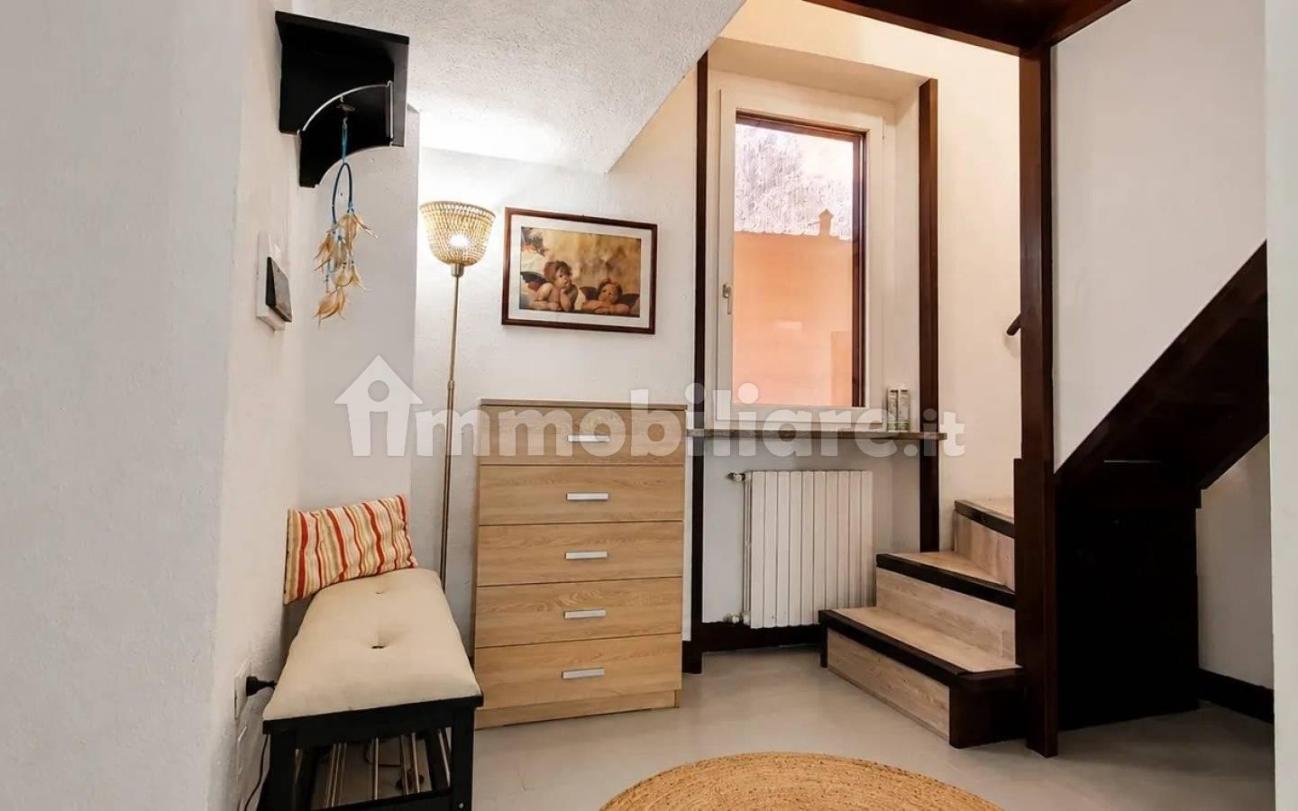 Bilocale via Genova 27, Casorate Sempione