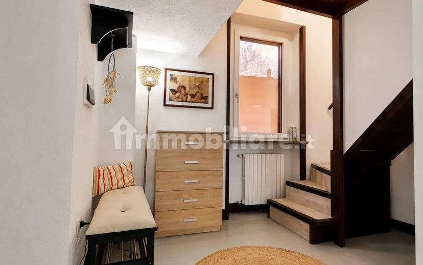 Bilocale via Genova 27, Casorate Sempione