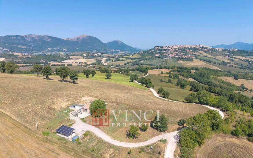 Villa unifamiliare, ottimo stato, 232 m², Camerino — foto 18 di 33