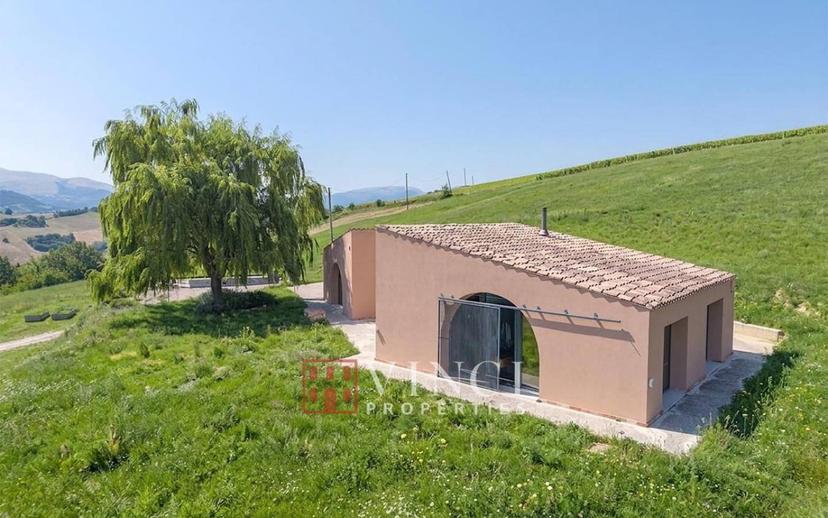Villa unifamiliare, ottimo stato, 232 m², Camerino — foto 9 di 33