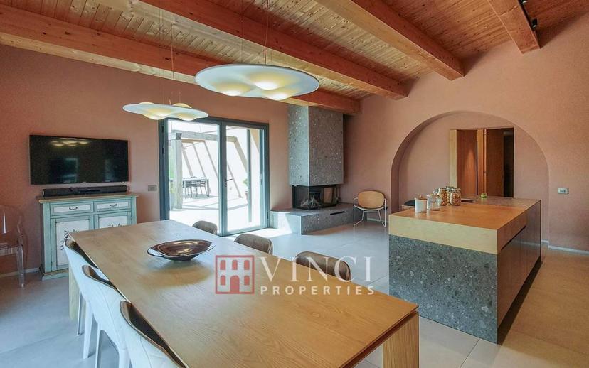 Villa unifamiliare, ottimo stato, 232 m², Camerino — foto 13 di 33