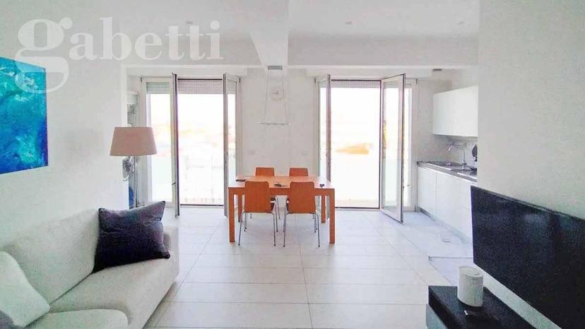 Attico 60 m² con balcone, Lungomare di Levante, Senigallia — foto 5 di 13