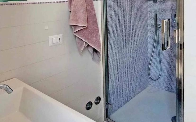 Attico 60 m² con balcone, Lungomare di Levante, Senigallia — foto 10 di 13
