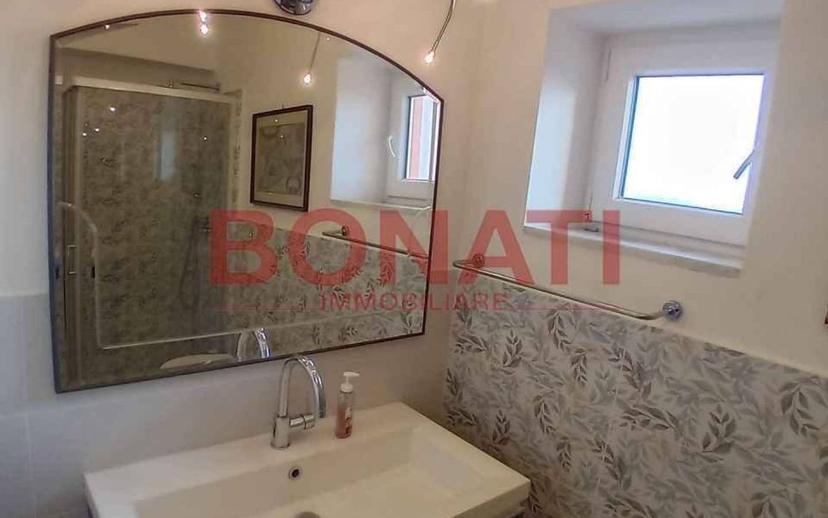 Trilocale ottimo stato, primo piano, Centro, Vezzano Ligure — foto 13 di 14