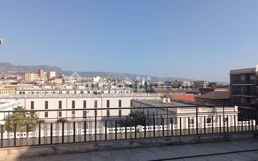 Attico via San Francesco di Paola 76, Centro Storico, Reggio Calabria — foto 10 di 12