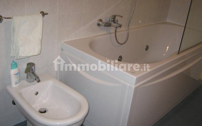 Bilocale via Aleardo Aleardi 32, Centro Storico, Desenzano del Garda — foto 3 di 14