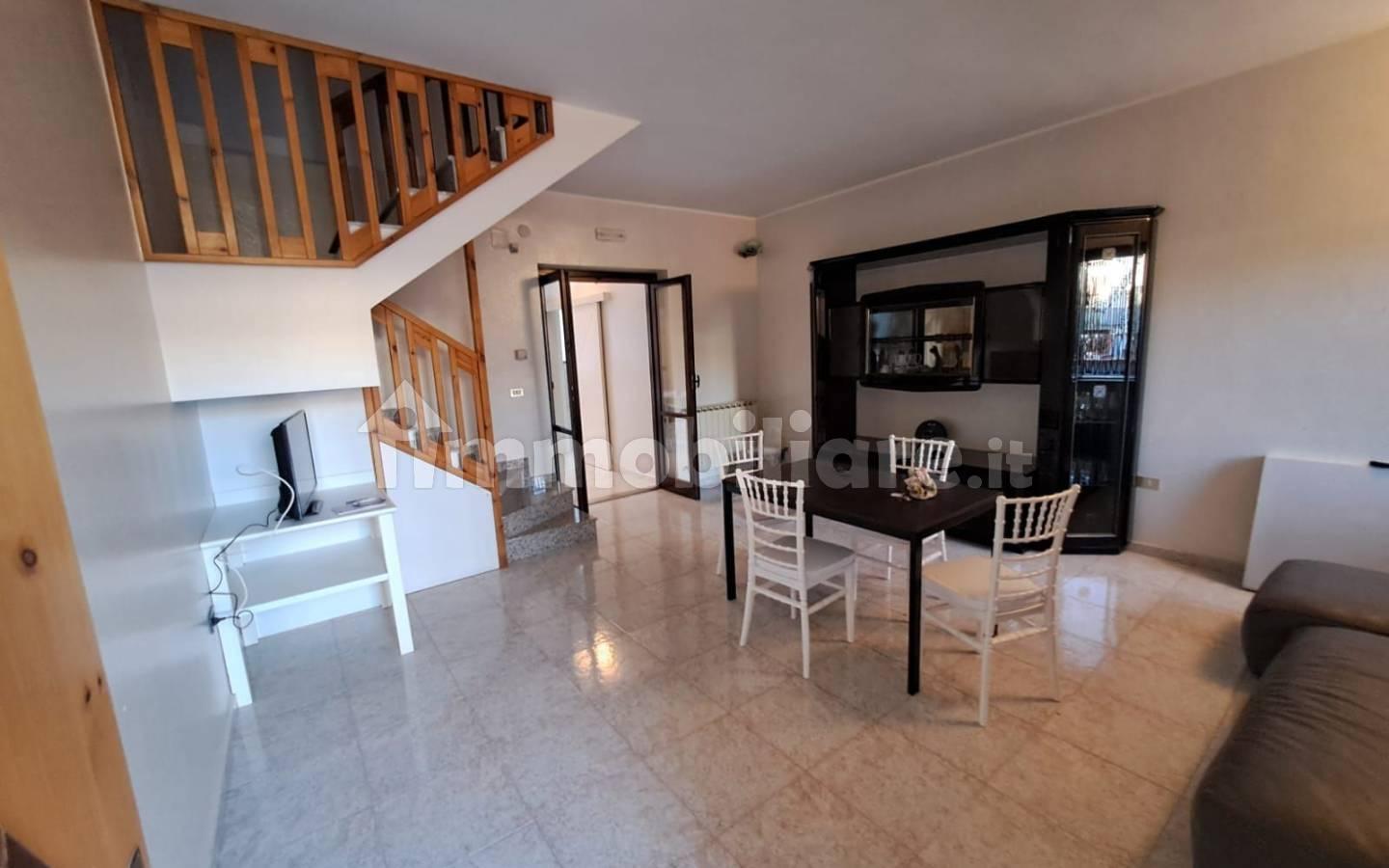 Villa a schiera via Mauro dell'Olio 5, Bisceglie