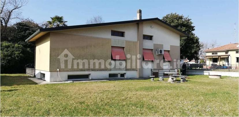 Terratetto unifamiliare 225 m², buono stato, Centro, Cordenons — foto 12 di 25