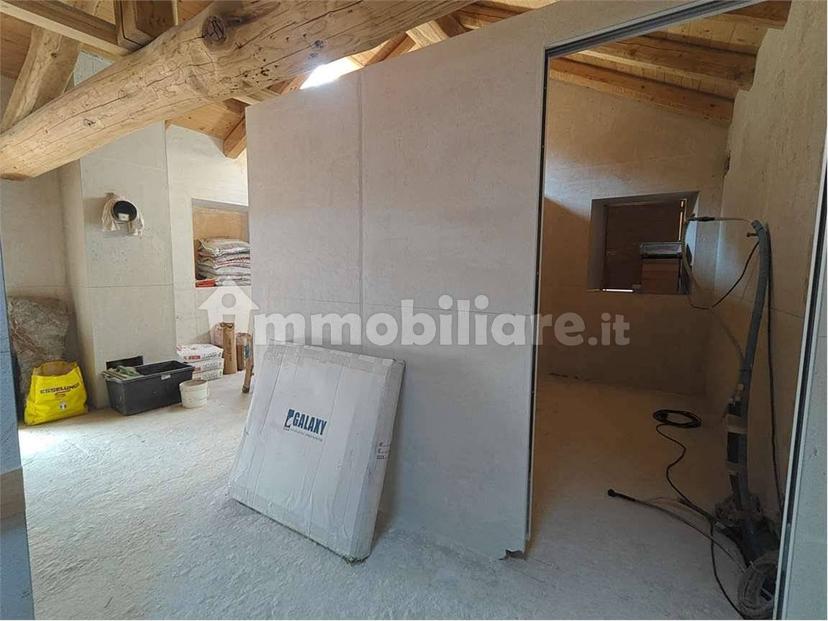 Trilocale nuovo, Lillianes — foto 18 di 36
