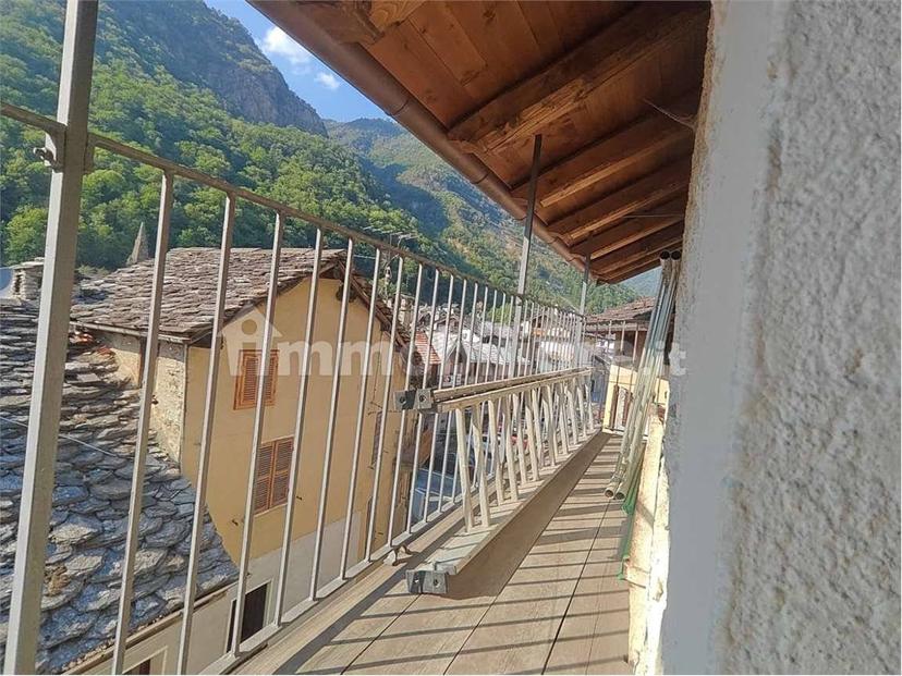 Trilocale nuovo, Lillianes — foto 3 di 36