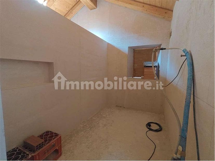 Trilocale nuovo, Lillianes — foto 35 di 36
