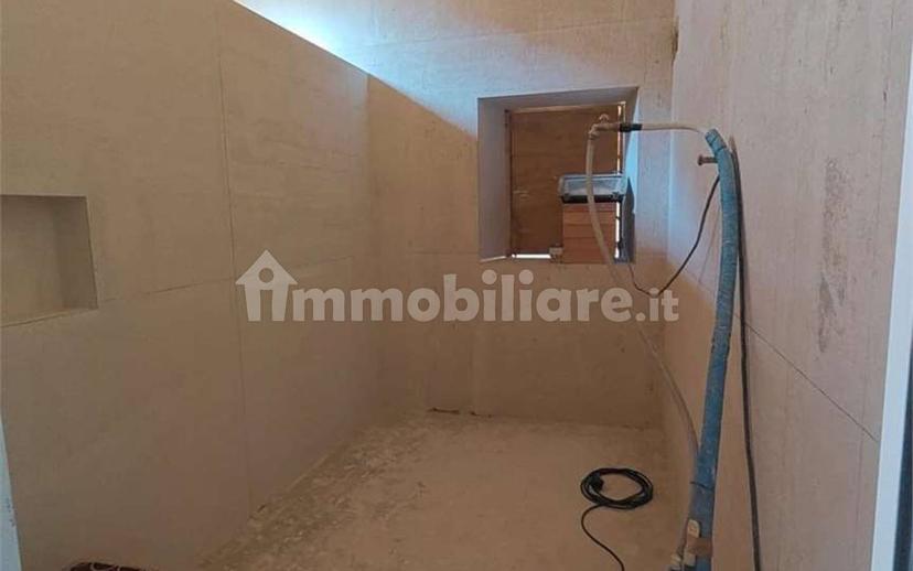 Trilocale nuovo, Lillianes — foto 32 di 36