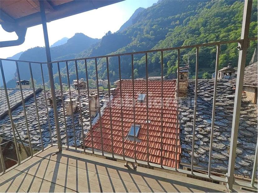 Trilocale nuovo, Lillianes — foto 25 di 36