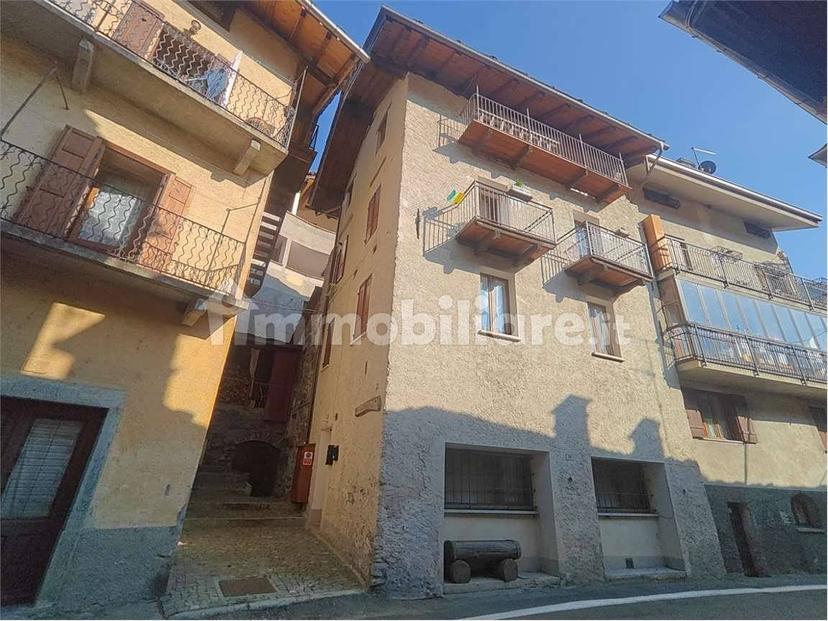 Trilocale nuovo, Lillianes — foto 4 di 36