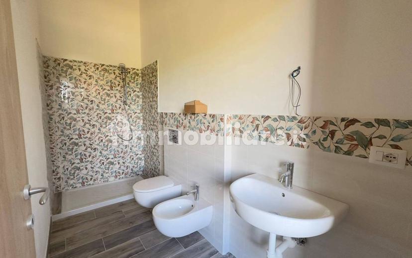 Villa bifamiliare via Giuseppe Garibaldi 48, Centro, Moglia — foto 9 di 12