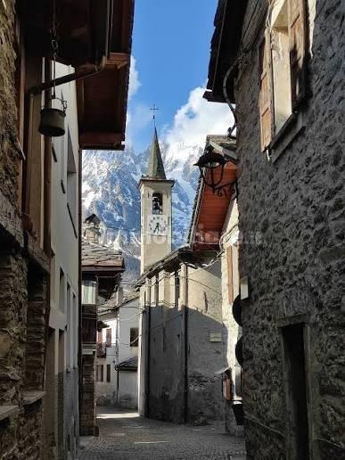Quadrilocale via della Vittoria 60, Centro, Courmayeur — foto 3 di 3