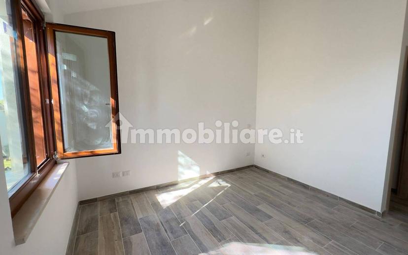 Villa bifamiliare via Giuseppe Garibaldi 48, Centro, Moglia — foto 2 di 12