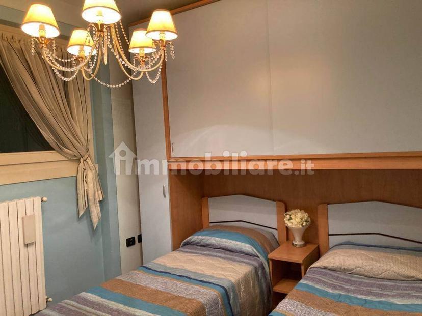 Quadrilocale via Xxv Aprile 20, Centro, Sirmione — foto 7 di 18