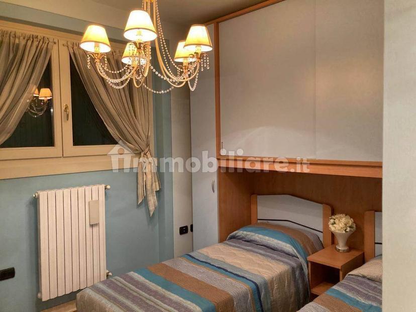 Quadrilocale via Xxv Aprile 20, Centro, Sirmione — foto 14 di 18